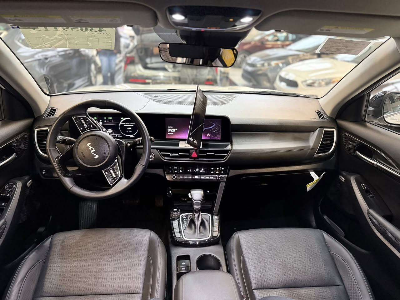 السلام عليكم علق تم يصلك السعر
كيا سليتوس وارد امريكي 
موديل 2024 شكل جديد 
فئة SX فول مواصفات 
تو كلر 
عداد المسافة 29 ميل 

الضرر حادث سطحي خشم البونيد فقط بدون ايربك فقط تبديل لايت بلادي ودعامية 

رقم شاصي وصور مرفقة مع المنشور 

العنوان اربيل معرض مثنى موفق 
***********
***********
صلي على النبي محمد صلى الله عليه وسلم
