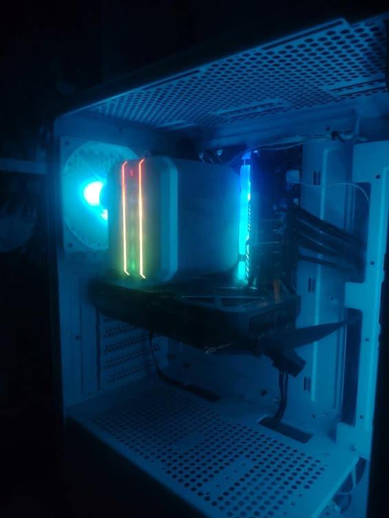 كيس للبيع + كل كراتين موجوده
GPU: ZOTAC RTX 5060TI 8G TWIN EDGE
CPU 15 13400F 
RAM TWINMOS 16G DDR4 3200MHZ
CL16 RGB 
LEXAR M.2 1T 
CASE GAMDIAS AURA GC1 ELITE WH 
PSU GAMDIAS AURA GP650 
CPU COOLER ALSEYE M90 WHITE


**إذا كنت صاحب هذا الإعلان وتريد حذفه لأي سبب، رجاءا أرسل رسالة إلى الدعم الفني**