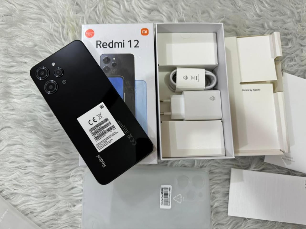 ريدمي 12 جديد ما مستخدم
ذاكرتة 256 عشوائية 16
كامل الملحقات السعر 160 شراي خاص او اتصال
 ***********
