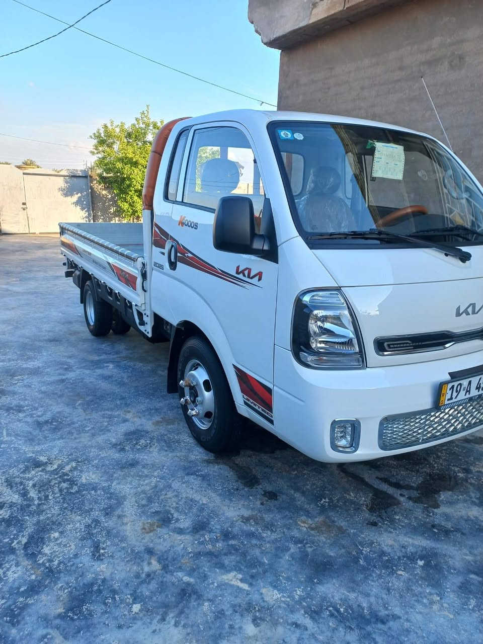 السلام عليكم
كيه حمل فحل 4000
موديل 2025
 رقم كربلاء دولي تحويل مباشر 
مكفوله كفاله عامه مكينه گير حداديه گشر دوشمه
فول مواصفات فول سستم دبل ارباك تحويره 14
مكفوله من الشخط حساسات اماميه خلفيه شاشه  بلادي
للاستفسار اكثر اتصل بالرقم مكلف بالنشر
***********
