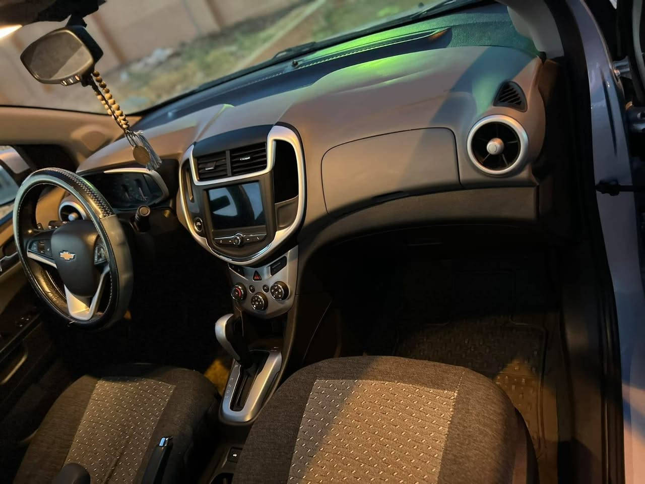 سونك وارد امريكي للبيع موديل 18 فول مواصفات عده الفتحه رقم كربلاء بأسمي
محرك 1800 المرغوب
بصمه تشغيل
بصمه ابواب
دوشمه كشنات وارضيه مجلده
كشنات كهربائيه وتدفئه
هيتر ستيرن
مثبت سرعه
شاشه كبيره
بيها طخه موجوده بالصور ترجع بارد السياره ماشيه 70 الف ميل السعر 95 وبيها مجال السياره موجوده بكربلاء لمعرفه باقي التفاصيل الاتصال على الرقم
***********
