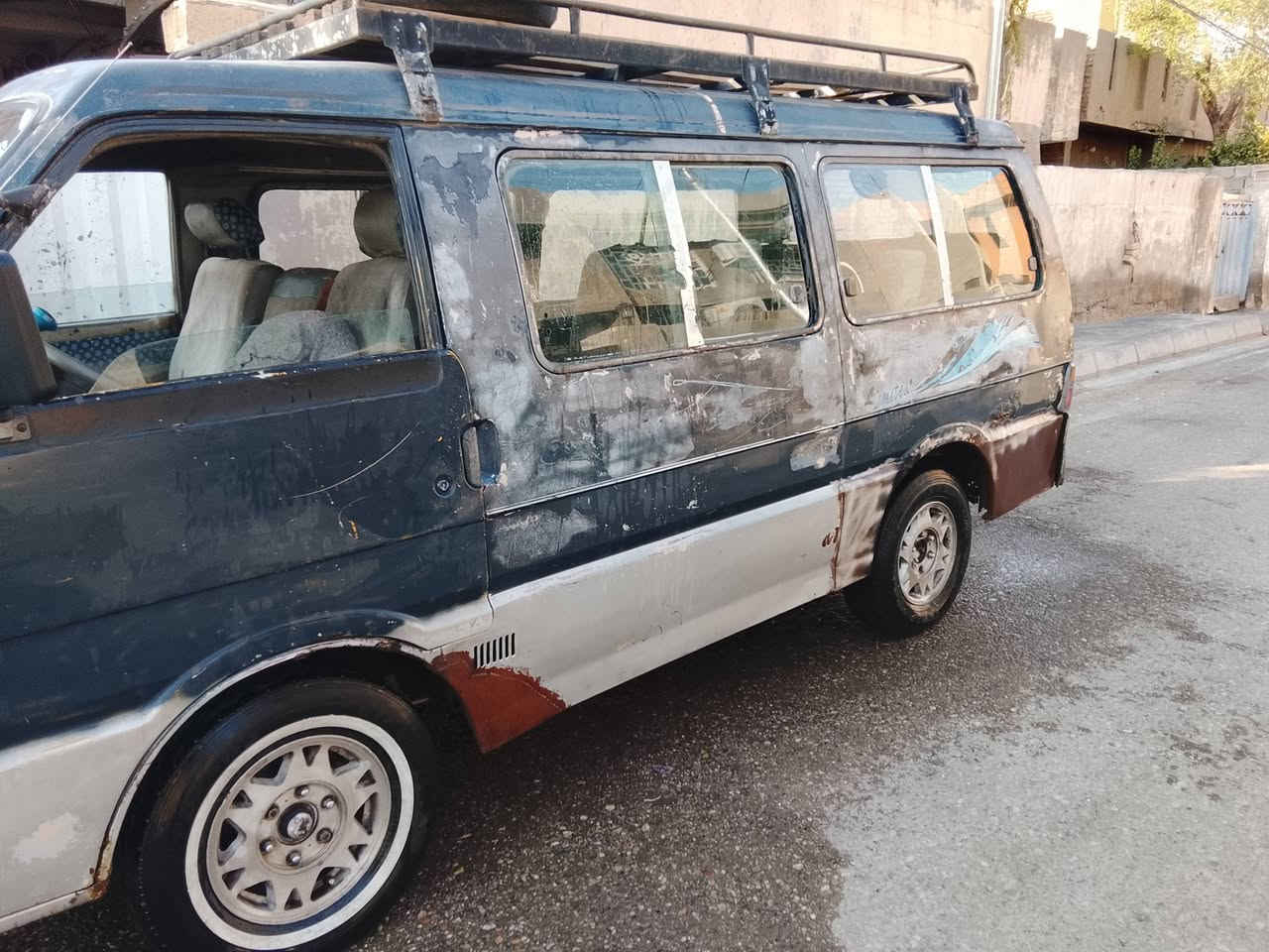 سلام عليكم كيا بستا البيع موديل 1995رقم احمر سنويه صاقطه سعر 18المكان ديالى بلدروز
***********
