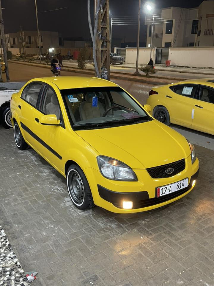 كيا ريو موديل ٢٠٠٧ مكفوله كفاله عامه كير اوتماتيك مكينه ١٦٠٠
باتري وتايرات جدد حداديه ٨٠بل ١٠٠ ب اسمي شخصيا مداور ثاني يوم سياره ماناقصه شي جاهزه 
سعر ٧٩ بيه مجال قليل 
مكان سياره سماوه
***********
