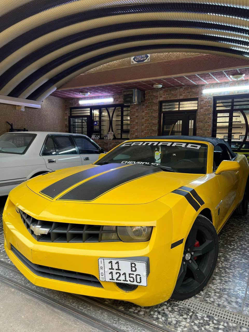للبيع للبيع للبيع بدون مراوس السعر 95 ورقة 
كمارو موديل 14 كشف للون اصفر غير محدد كهربائيات كلهه شغالة وبلادي مابيهه اي جطل او عيب 
داخل نضيف تخم تاير جديد كفالة محرك وكير وتبريد 
بدون حادث بيهه قطعتين بارد خفيف جاملغ الاثنين الامامي 
صبغ قطعتين جاملغ خلفي بدون اي قطرة معجون 
ماشية 80 الف كيلو 
سياره نضيفة شغل وترايك وين متريد متصرف عليهه ربع دينار تحويل ثاني يوم 
للاستفسار ***********
موقع بغداد الامين 2 
اقره التفاصيل قبل لا تتصل بغداد, العراق
