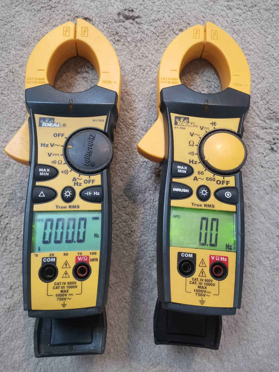 كلابميتر احترافي دقيق جدا وبمواصفات عالية الجودة
مع ميزة وجود شاشتين احدهما الرئيسيه و الاخرى اسفل قاعده الجهاز للاستعمال في الاماكن ذات الرؤيه المحدوده 
يقيس
 التيار و الفولتية المتناوبه
و الفولتية المستمره
و المقاومات
و المتسعات
و التردد 
و التوصيلية
السعر ١٢٥ الف دينار 📌


**إذا كنت صاحب هذا الإعلان وتريد حذفه لأي سبب، رجاءا أرسل رسالة إلى الدعم الفني**