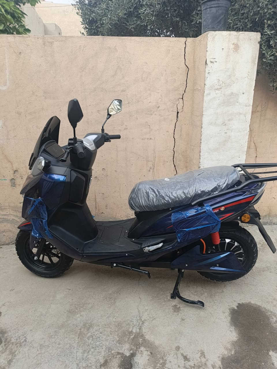 سلام عليكم
عندي دراجة شحن 
اريد ابيعها مستعجل عليها 
دراجة كهربائي تيماكس حديث
بطارية 6..؟ و40امبير..؟ 72 فولت
ملف 3000
مسافة 70كيلو 
سرعة 100
قبل يوم اشتريتها 
السعر مليون و200 وبيها مجال 
عنوان الدوره مهديه الثانيه
رقم هاتف ***********
نظافة 100/%
