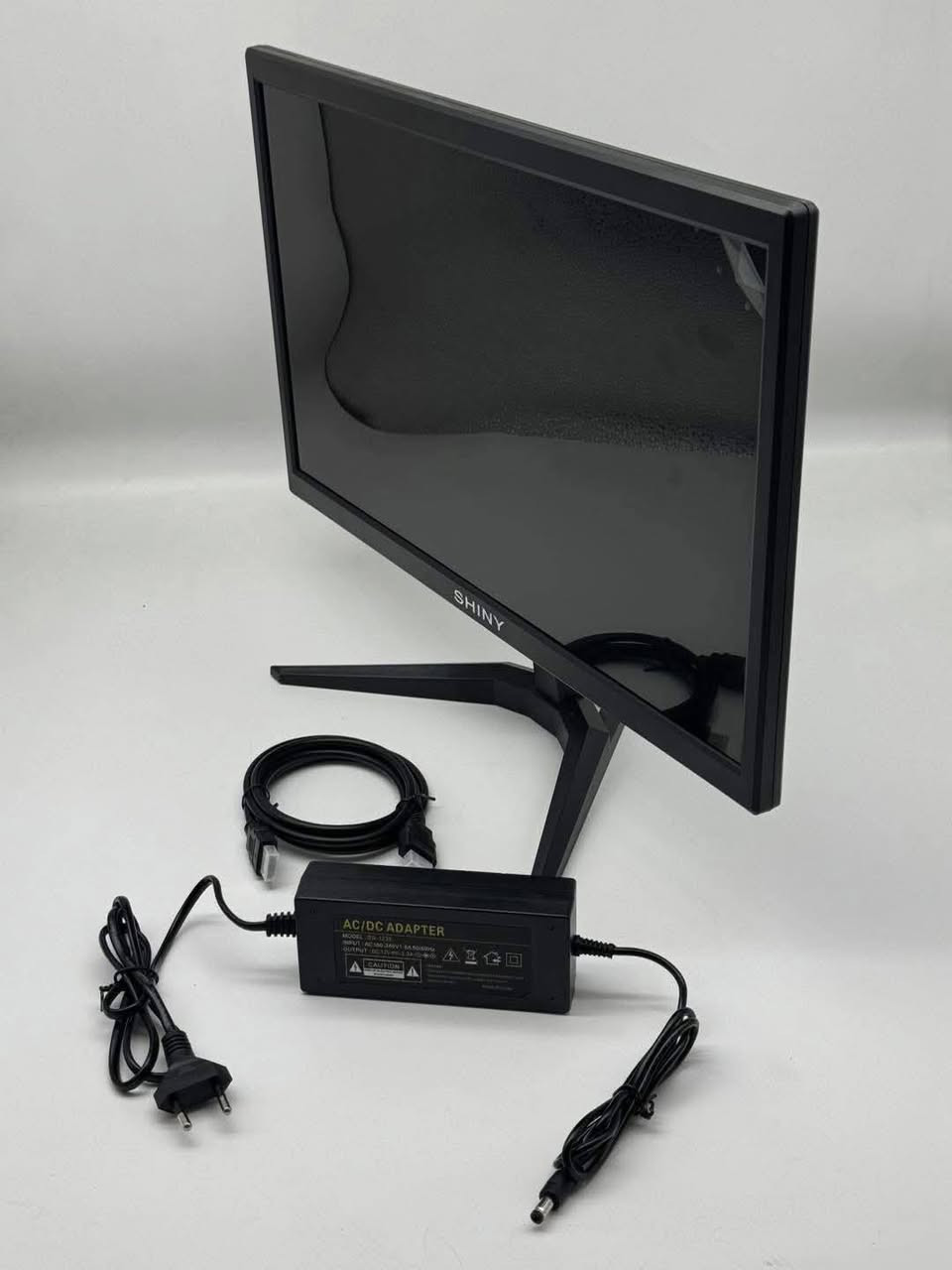المواصفات :
✅شاشة جديدة حجم 22 انج عريضة wide  
✅VGA & HDMI &AUX
✅محولة خارجية ١٢ فولت و ٢.٥ امبير 
✅ 4Kتعرض فديو بدقة 
✅مزودة بسماعات عالية و واضحة الصوت 
✅HDMI مزودة  بكيبل

للتواصل  واتساب 
***********
