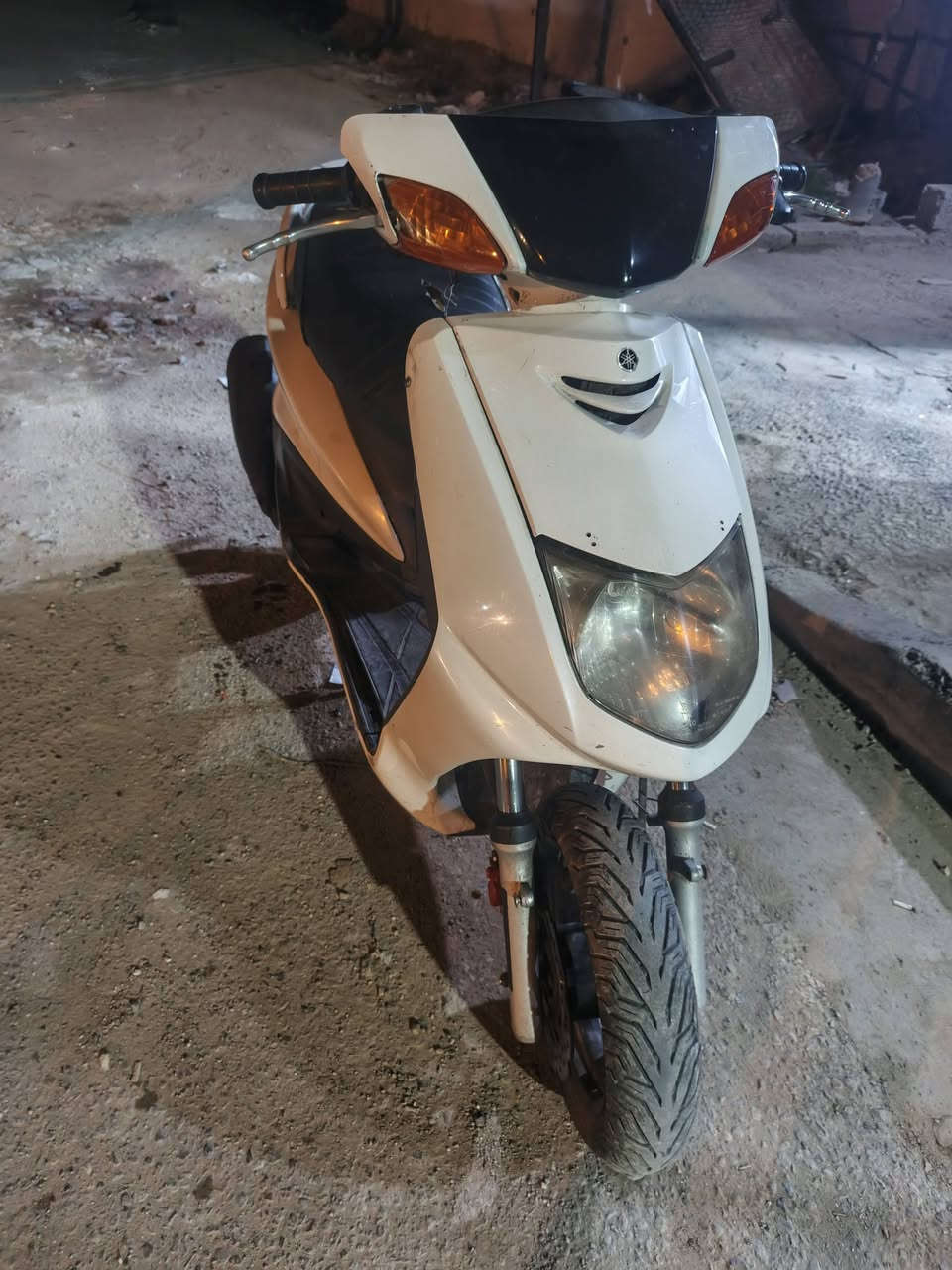 السلام عليكم. سكنز. نثية 140. دراجة منزلة رمبه ع ايدي..
دراجه نضيفه محرك مكفول. دهن امزويل اديرله. ربع ديره سلف اشوكت متجيه لو بعز البرد نكره

بيه تزويد مثل اكلجات رياضي ودبل رياضي مال رمبه من اجتي وياها. تايرات جدد باتري جديد. هذه كل اليه رايده ٨٠٠ وبيه مجال. ***********
