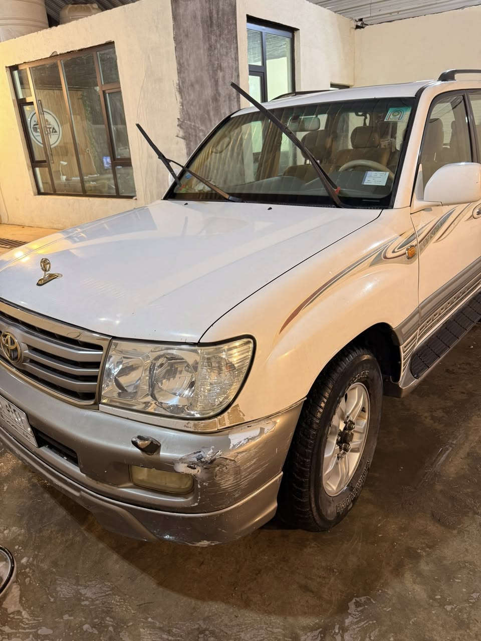 السلام عليكم
لاندكروز 2007 فول مواصفات 
بيها صبغ شبر جاملغ الخلفي جهه السايق الباقي مكفول 
السعر 19000 وبيها مجال بسيط 
المكان بغداد زيونه 
للاستفسار 
***********
