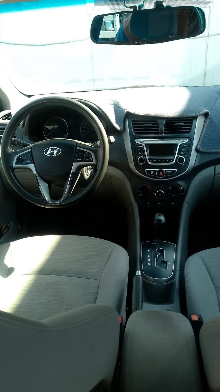 سلام عليكم اكسنت بلو للبيع او مراوس بسيارة احدث  2017 وارد كندي الرقم بغداد بسمي قطعتين صبغ جاملغ ايمن وبنيد وشبر بارد محرك 1600 السيارة ماشيه 120الف كيلو السيارة جاهزة مكينة كير مكفولات  السعر 107,,,,  شرط التحويل المكان بغداد العبيدي ***********
