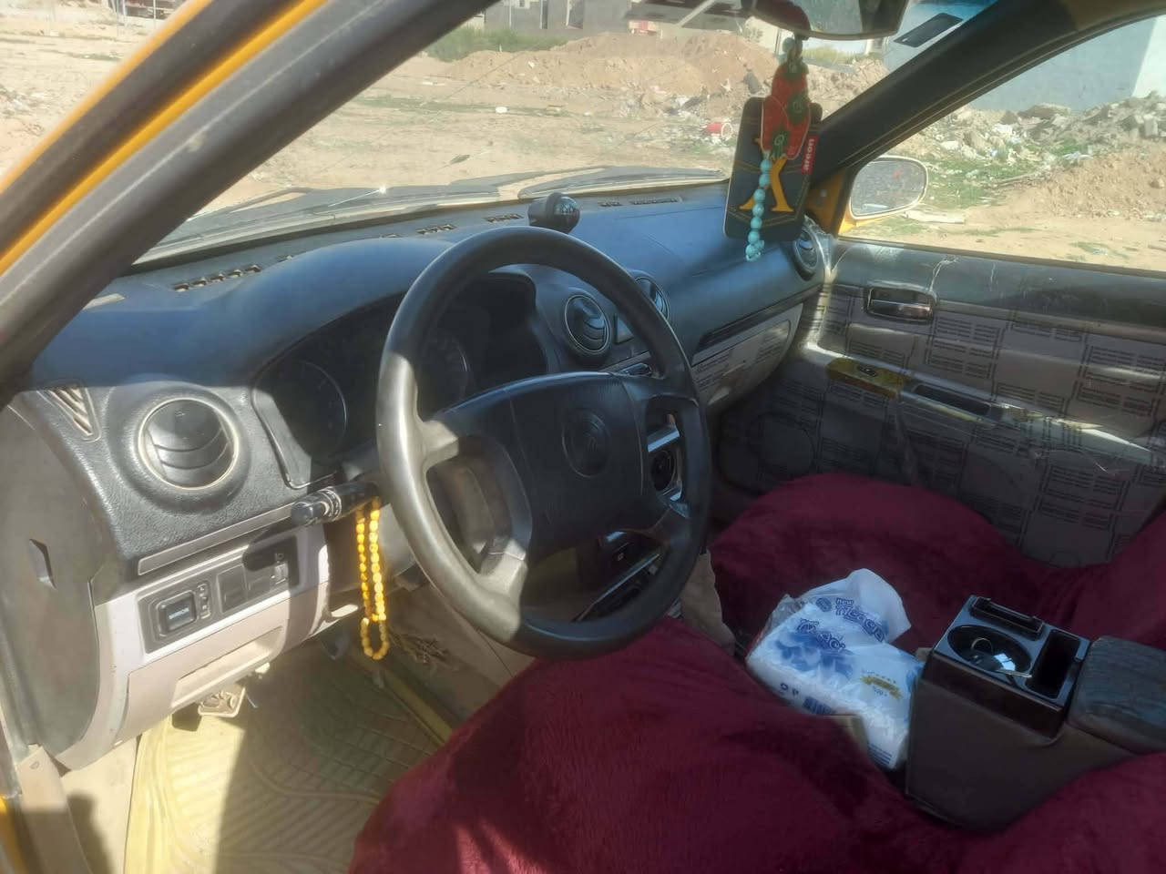 السلام عليكم بيع مستعجل
سيكي تكسي رقم بغداد دولي شرط التحويل مصفره موديل 2012 كير مكينه شرط صدر نضيف تايرات نضيفات كهربائية شغاله السياره جاهزه عليه اخر حبايه برغي ما ناقصه السعر 35 وبيه مجال مكان تكريت 
***********
