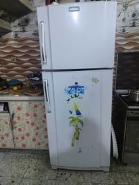 ثلاجه • نضيفه • شغاله