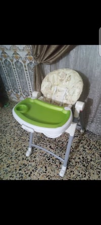 كرسي طعام أطفال • عجلات • قابل تعديل الارتفاع