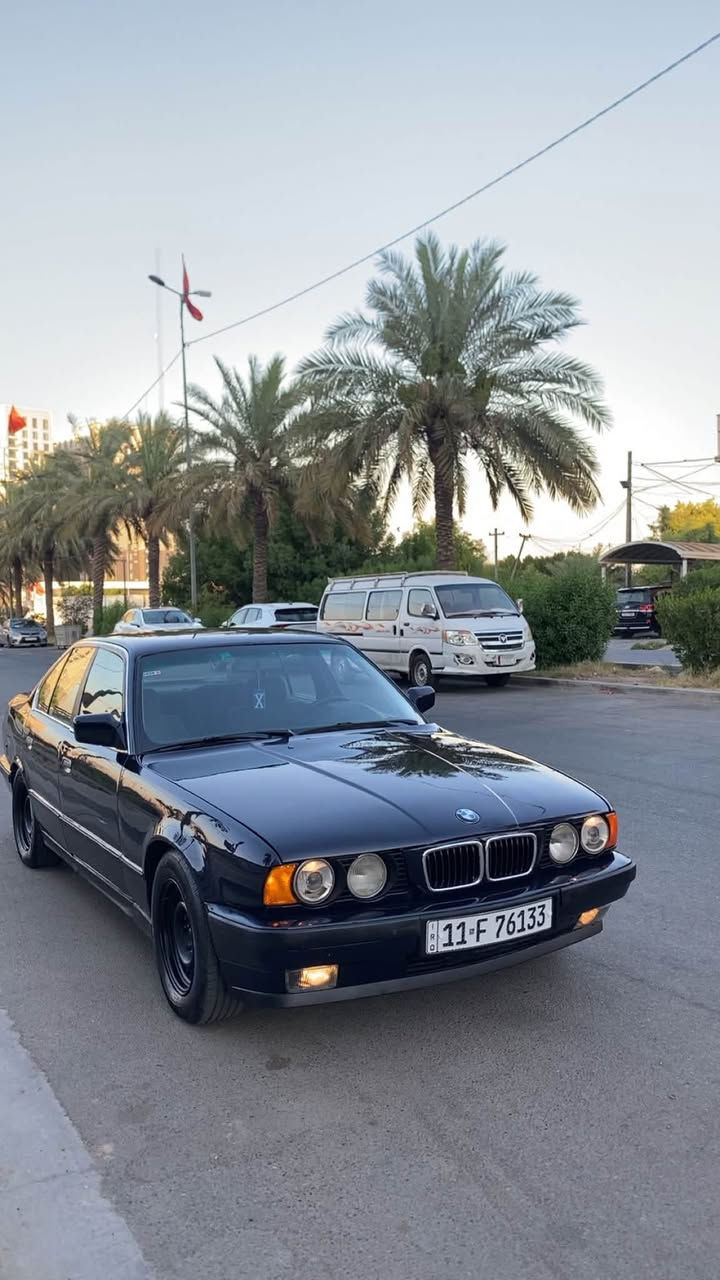 للبيع Bmw520 
موديل ٩١ رقم بغداد الانكليزي باسمي تحويل مباشر هزه وسنويه جدد
سياره اصل مسكر كير عادي  على وضع الشركه فقط صبغ جماليه بدون اي ضرر  كلشي بيها بلادي وعلى ايد وحده  وارد يابان كلش  ناعمه وسريعه 
محرك كير شغاله ١٠٠/١٠٠
حداديه جديده امامي خلفي 
تبريد شغال شرط ويه السويح 
داخل مخمل جديد لوك 
بطاين مخمل 
تخم تاير جديد 
سياره بدون اي نقص ترايك مفتوح وين ميعجبك  كاعيات الشركه بيها 
السعر 63$
مكاني السيديه 
للاستفسار الاتصال على الرقم ***********
