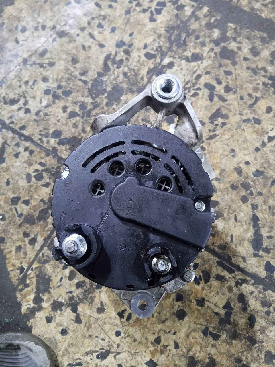 سلام عليكم دينمو سمند جديد مشتغل يوم واحد فقط اريد بيعه جديد على فحص والله اخذتها75 وابيعها(60)
رقمي ***********
