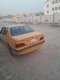 بيجو 2015 السيارة بأسمي  مكفول من كل النواحي نضيفة  مصفرة من كل الغرام...