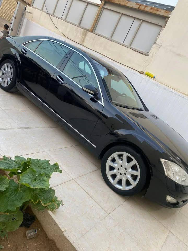 يالله السلام عليكم 
#للبيع #ادوات#ادوات#ادوات
#متومه طبق الاصل 
مارسدس S550 تحفه سبيرها مانازل 
#وارد خليجي فول مواصفات 
#موديل 2009 اصل
#بانوراما 
#خزن ميموري
#باب طويل وبيها هواي مواصفات معروفه ال S
#مكفوله من الكص ومن كلشي 
#السعر 125$ وبيها مجال 
للاستفسار ***********
