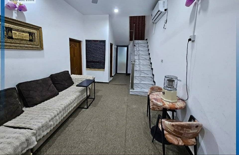 بيت للبيع حي الحكم قرب المستوصف شارع عشرين مساحة 150متر.. تلث غرف واستقبال وصالة ومطبخ ومحل وحمامات داخلية وخارجية حر غير مطلوب السعر 140مع المجال
للإستفسار التواصل مع الرقم ***********
