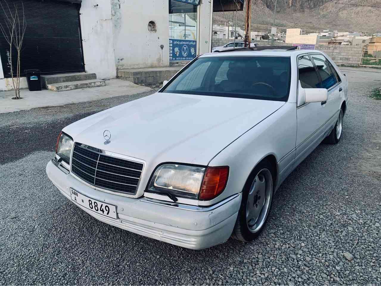 مارسيدس شبح  موديل ٩٨ قه پات مواسه فات سلايت كوشن جلد كوشن هيته ر ده بل جام كوشن كاره بايى كوشن خه زن  ئاوينه شه فت  تبريد مركزى  سه ياره كه زور باكه  هيچ بوياخى نيه  گيرى مه كينه له كزيزى بو به سراوه به س كيرو مه كينه كه ى بايى ٢٨ كه لايه  زور به قوه ته  سه ياره كه  علوجه به شرتى كيشه ى مه ده نى و مالى مه ده نى نرخى ٥٦ گه لا و معامه له  گورينه وه شم هه يه  به شتيك به دلم بيت ***********
*********** رانية, السليمانية
