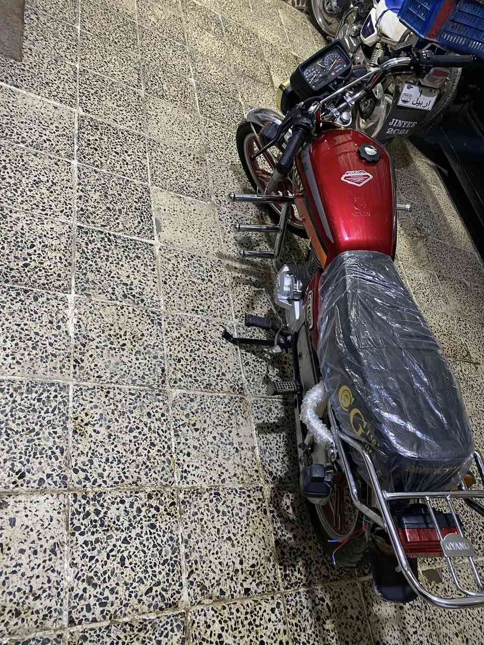 السلام عليكن دراجة للبيع موديل 2020 المكان ديالى بعقوبة بهرز السعر 375   وبيهامجال الستفسارعلئ الرقم ***********
