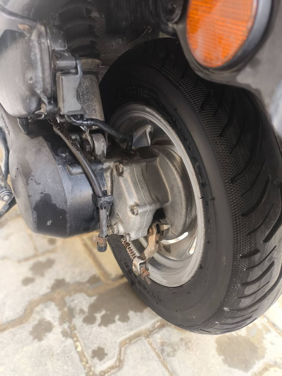 سبيسي ياباني شغاله سلف هندر مابيه كل نقص مفتوحه مبدله بيه بستم اول مره تنفتح كفرات اصلي ابو ختم كابريتر اصلي طوافه كيلو متر كله شغال قفل جنطه ستيرن اكسل مكفول ما مفتوح ب600 وبيه مجال ***********
