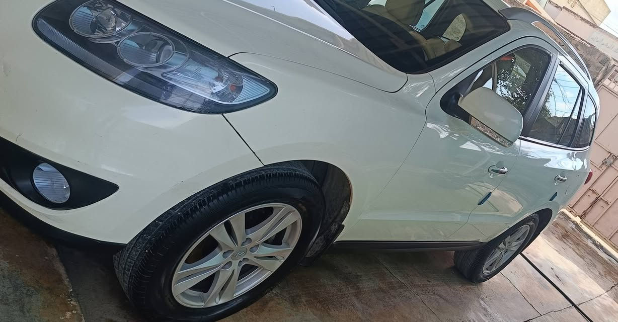 سنتافي 2010خليجي 
2/بدون صبغ 
3/كير شرط/ محرك بداية نفخ
4/سلايد+حساس خلفي+بدون بصمه/سويج
5/مثبت سرعة محرك سته 3500
6/شاشه+كاميرا+طاير شد جديد+مراية شفط
7/رقم نينوى مشروع وطني 
8/سنوية لحد 2029 بسمي 
9/(شرط تحويل)
10/كابون بنزين اكتروني 
11/السعر 160 بيا مجال للطيبين 
اخوان بس إلي شراي يخابر وتحياتكم رقم ***********
