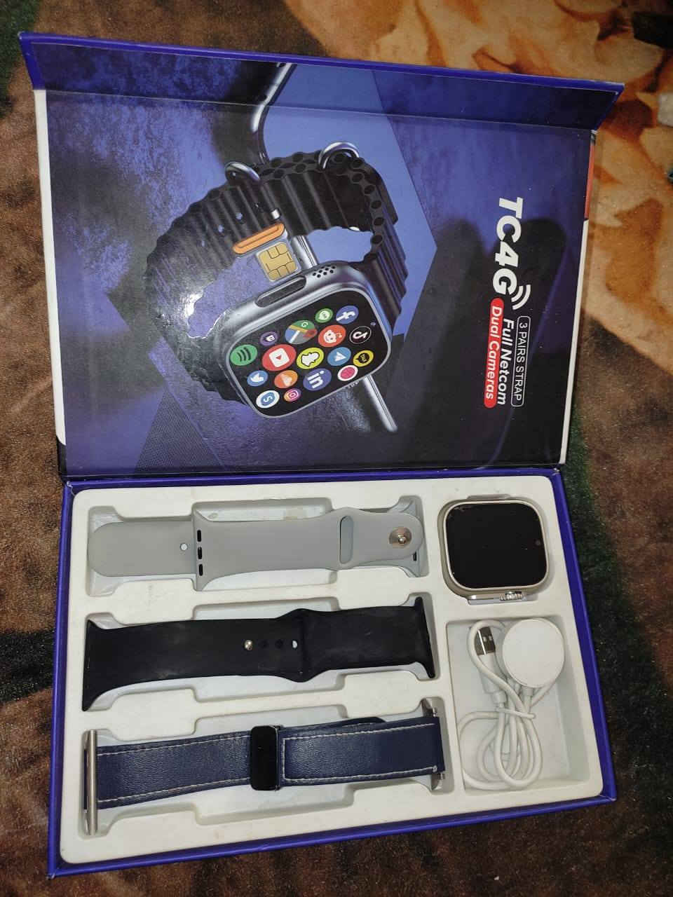 السلام عليكم اخوان هاي الساعه للبيع مامستخدمه اجتني هديه التفاصيل اول صوره مكاني نجف رقمي *********** اتصل وخادم اني السعر ٧٥ ألف وبيهن مجال للطيبين
