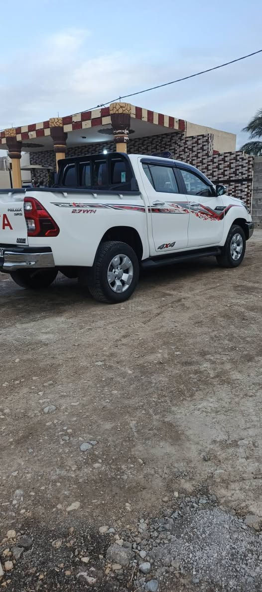 السلام عليكم للبيع هايلوكس فورويل موديل 24 كير عادي رقم اربيل ماشيه 26الف حقيقي فول مواصفات مكفوله كفاله عامه بعده تحت ضمان الشركه العنوان واسط الزبيديه للاستفسار اتصال على الرقم ***********
