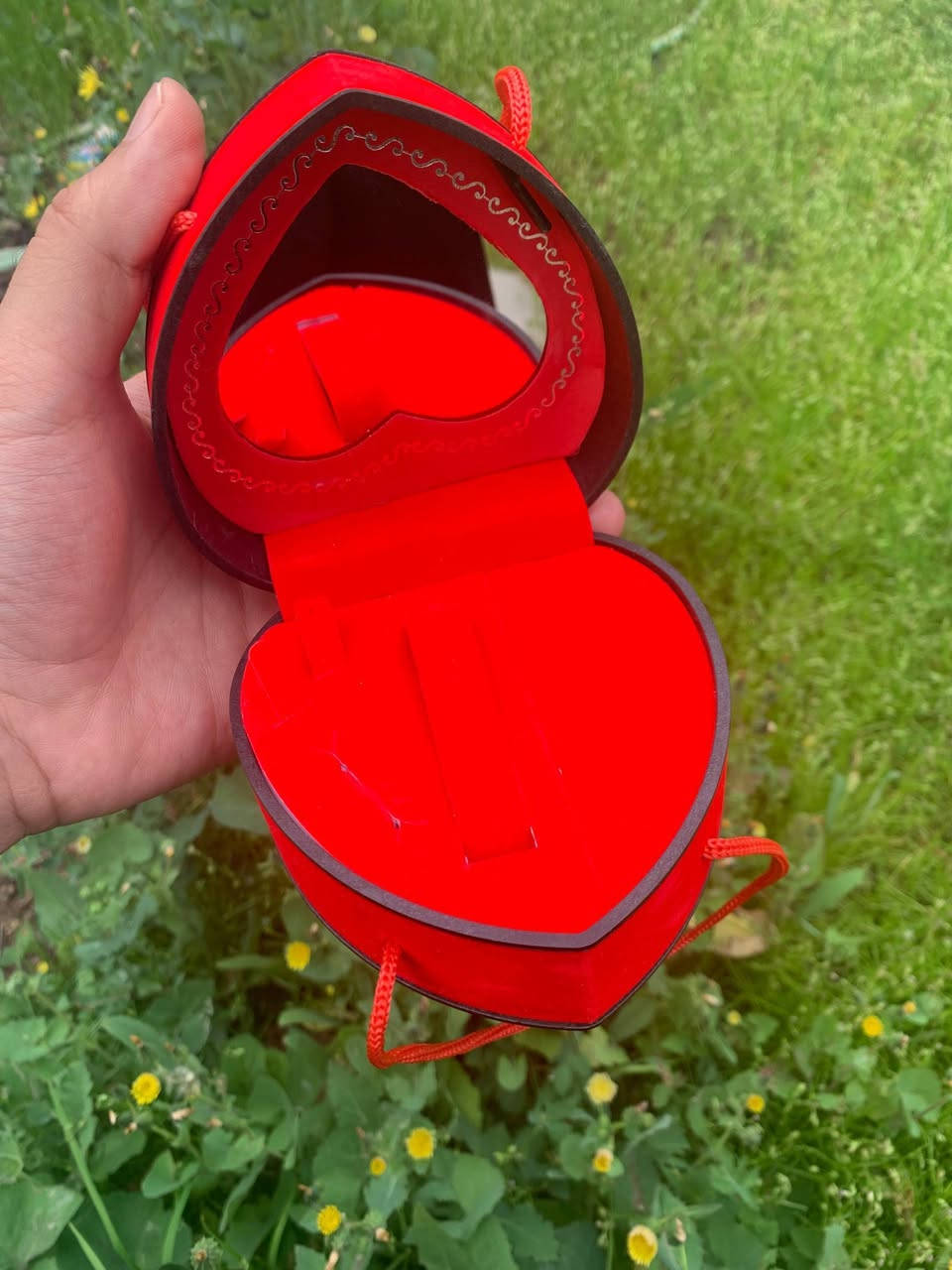 تفريغ محل 🔥 ب55 ألف بس
‎يجيك 70 خاتم نسائي فري سايز (اذا تبيع بس الخواتم تجيك فلوسك وزايد) بدون العارضه
‎
‎+ يجيك 8 طقوم لؤلؤ صناعي الواحد تگدر تبيعه بألف
‎
‎+ يجيك 7 علب طقوم أم المراية
‎مع هدية أربع خواتم رجالية.
‎
‎كل هاي الغراض تجيك بسعر 55 ألف والتوصيل مجاني


**إذا كنت صاحب هذا الإعلان وتريد حذفه لأي سبب، رجاءا أرسل رسالة إلى الدعم الفني**