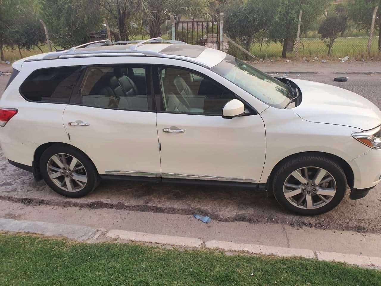 سيارة نظيفة جدًا، استخدام شخصي، بحالة ممتازة من الداخل والخارج، جاهزة للفحص والشراء.

✔️ فئة Platinum (فل أوبشن) محرك ٦ سلندر. 
✔️ فتحة سقف
✔️ حساسات أمامية وخلفية
✔️ كاميرا
✔️ جنوط أصلية
✔️ مقاعد جلد
✔️ السيارة لا تحتاج أي مصروف
حادثه بجم الجالمغ الايمن فقط بدون دواخل واي ضرر شرط الفحص 

السعر 12.000$  
العنوان بغداد شارع فلسطين
الرقم ***********
