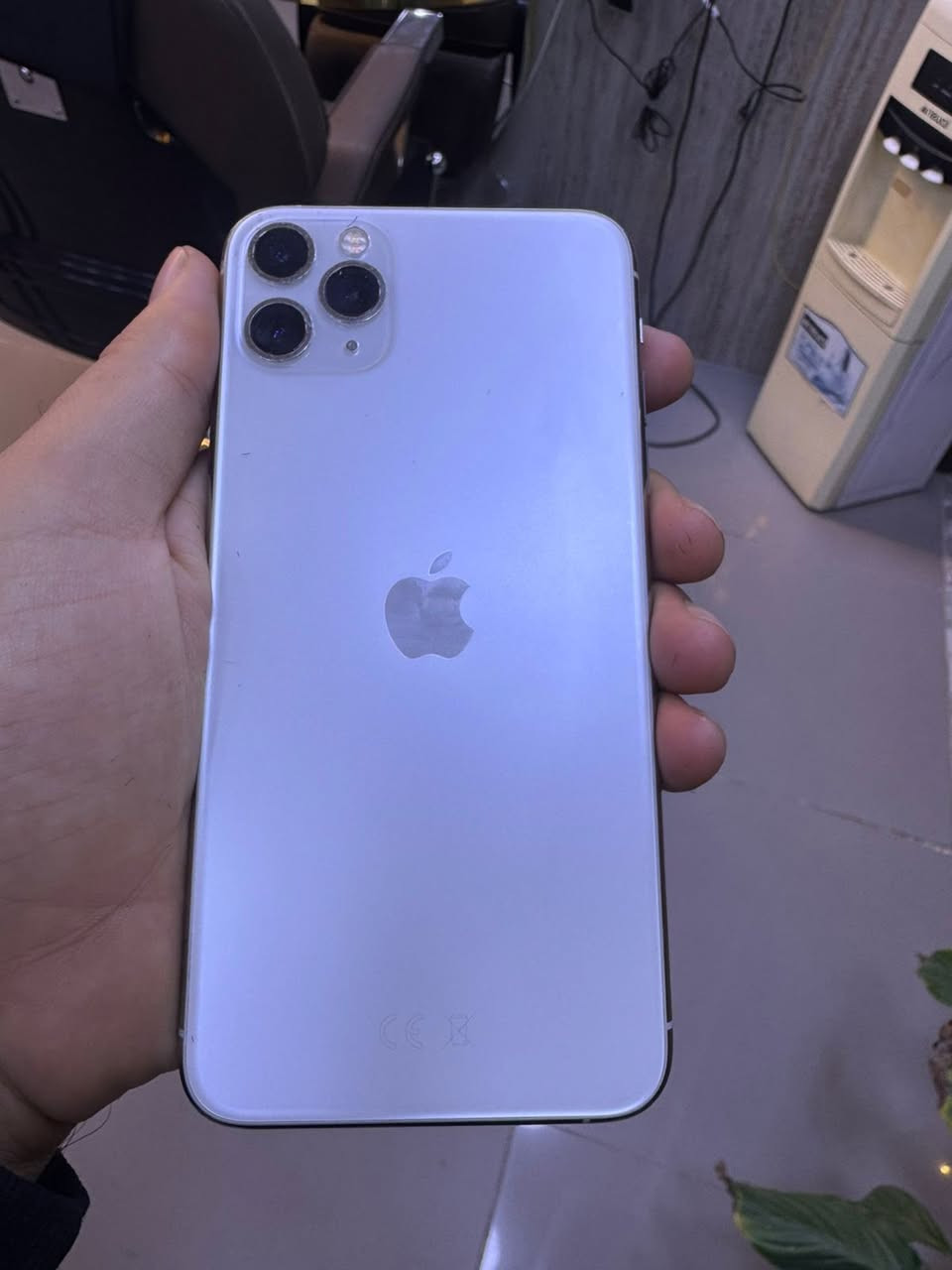 السلام عليكم ١١برو ماكس مبدل شاشه مو اصليه او بطاريه او الرجاج ساعه يشتغل ساعه يطفه سعره ١٦٠ ألف مكاني بغداد المنصور ١٤رمضان رقمي ***********
