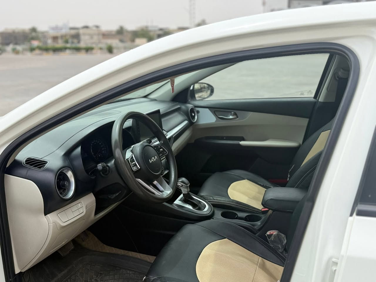 السلام عليكم كيا سيراتو خليجي موديل 22 اربيل بسم شركه سنويه لل 27. محرك 1600 تبريد قطعتين دواخل لونين مثبت سرعه بلاضافه شاشه كامره دوشمه جاد ارضيه جلد كشافات كير مكينه حداده سياره جديده فقط بارد بلجاملغ الامامي بسيط السعر 147 وبيه مجال بسيط لشراي اتصل وبلخدمه ***********
