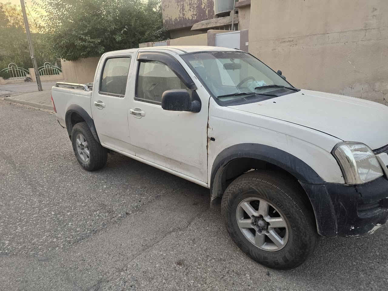 شوفليت لوف ٢٠٠٥ للبيع مزايدة بغداد
مكان سيارة كركوك تواصل ***********
