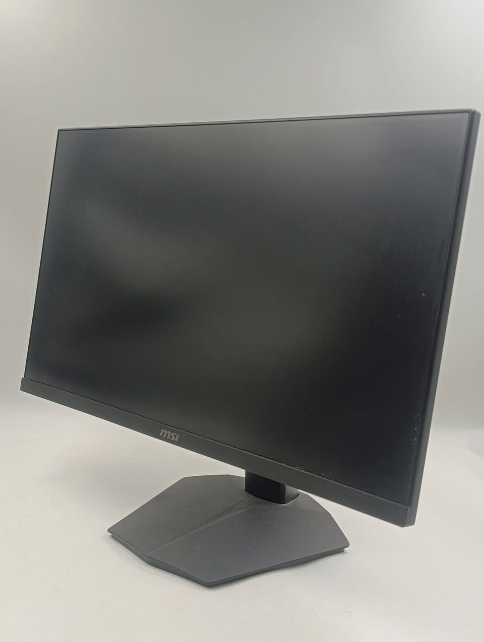 متوفر شاشة msi 180hz
حجم 24
نضيفة بدون كارتونة 
السعر 125


**إذا كنت صاحب هذا الإعلان وتريد حذفه لأي سبب، رجاءا أرسل رسالة إلى الدعم الفني**