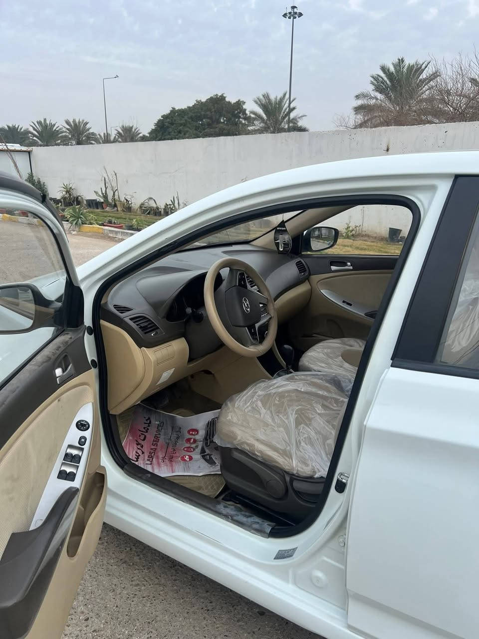 سلام عليكم هـونداي اكسنت 2013 خليجي
السيارة نضيفه كلش ماشيه ١٨٦ مكفوله كفاله عامة 
صدر امامي خلفي جديد
السعر 90 ورقه ومستعجل  رقم والدي تصل 
***********
