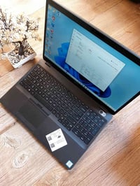 تدور ع لابتوب للدراسةوالبرامج المكتبية والحسابية حجم شاشة كبير الك هاي...