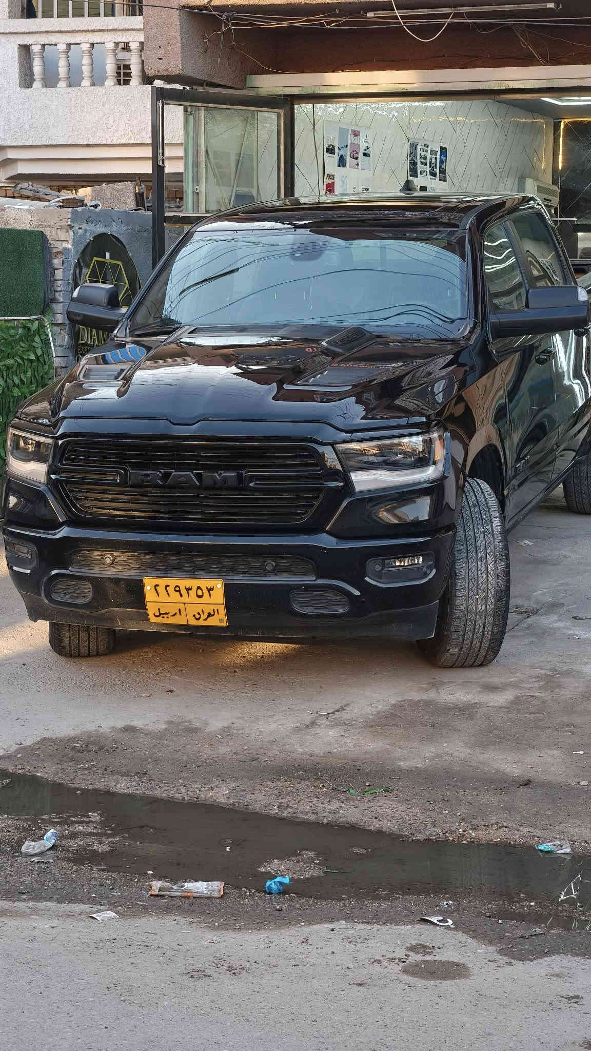 Dodge ram sport black package 2020 clean title 
دودج رام سبورت بلاك باكج ٢٠٢٠ باب طويل بدي قصير  كلين تايتل وارد كندي 
مواصفات لمتد 
دواخل جلد 
مكينه ٥٧٠٠ 
شاشه كبيره
رادار 
نقطه عمياء  
تبريد و تدفئة مقاعد 
بانوراما
دوسه كهرباء
و الكثير من المواصفات الاخرى 
 
ممشى السياره ١٢٣ الف كيلو 
السعر ٣٧ الف دولار و بي مجال
***********
