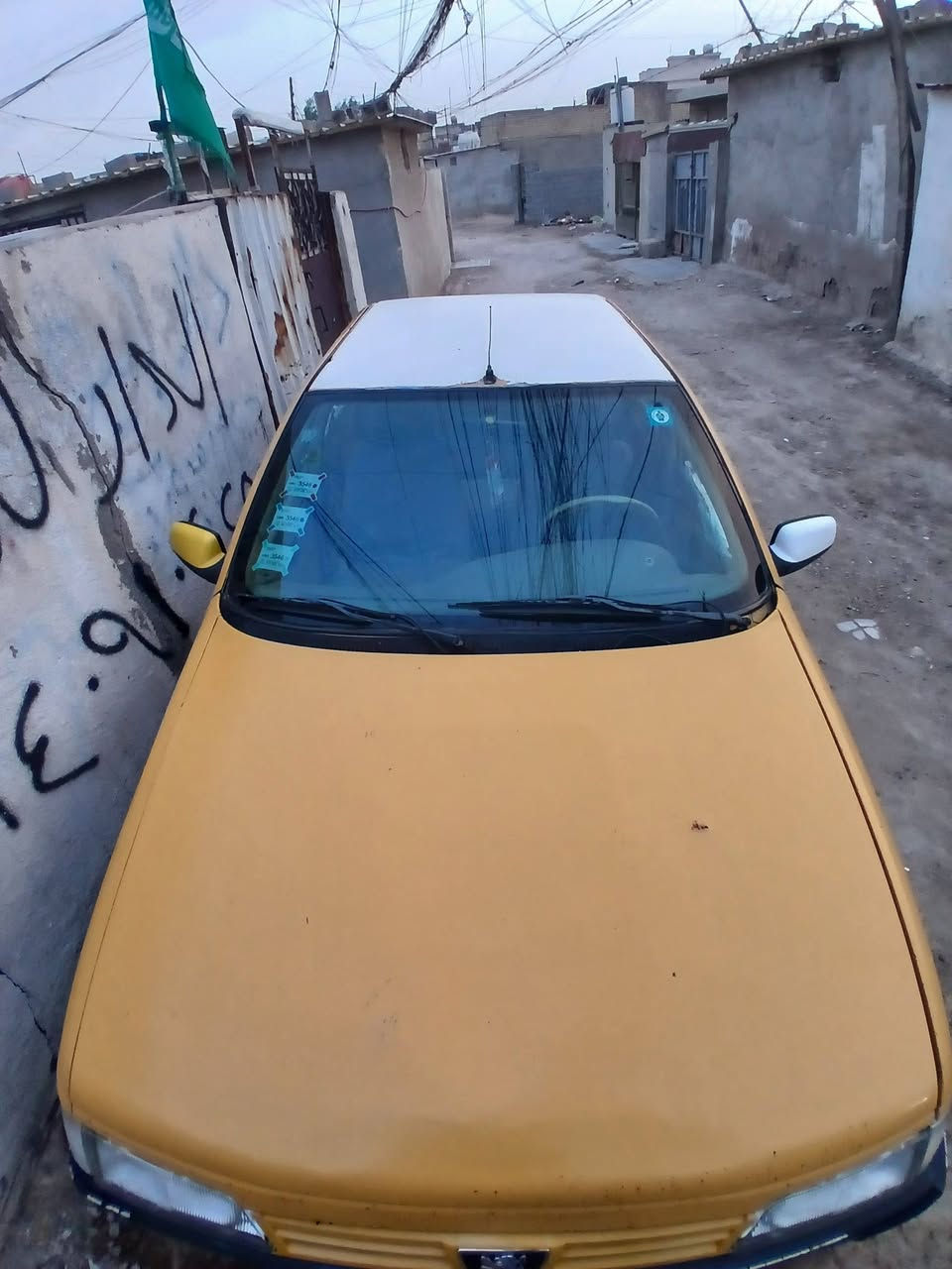 السلام عليكم 
بيجو ٤٠٥ جلكس 
مكينه وكير كورلا 
بيه رنكات بس السياره تشتغل
كوم حديد مصفره غرامات 
كوم حديد 
٢٠ورقه
بغداد البياع تقاطع درويش 
***********
***********
