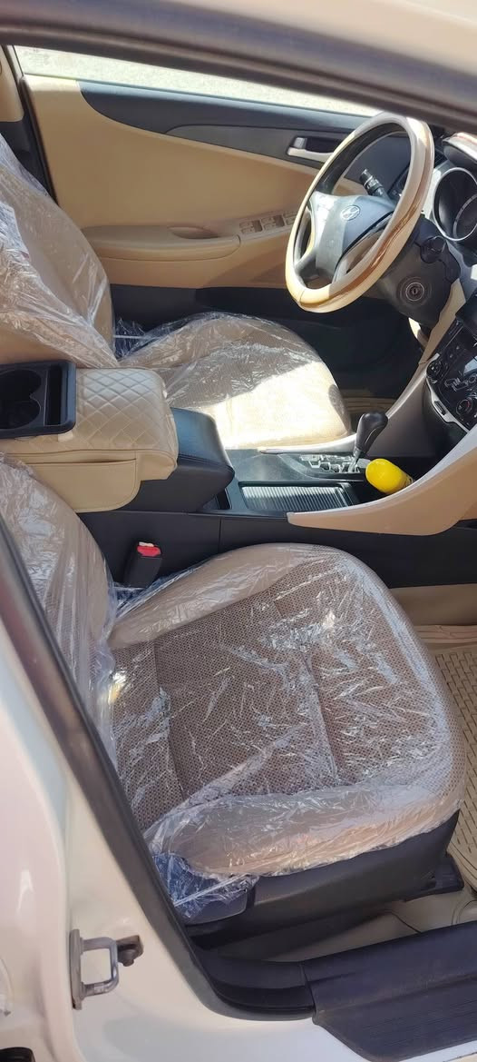 سوناتا 2011 بانوراما فتحتين  كفاله عامه
سنويه 2028رقم بابل بسمي
 السياره كير محرك حداديه كفاله  كذالك الكشر لاصبغ ولا تبديل ولا بارد المكان بابل الشوملي
***********
