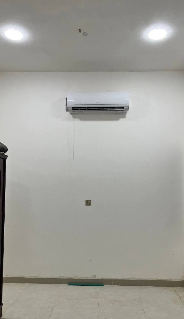 🏠 دار سكني في عويسيان مقابل مدرسة بلاد الرافدين ***********
📐 المساحة: 130 متر🏗️ البناء: طابق ونص، بناء طابوق📍 الموقع: عويسيان مقابل مدرسة بلاد الرافدين
✅ غرفتان نوم✅ صالة✅ مطبخ✅ صحيات✅ كراج
🔹 ركن🔹 كامل الخدمات (تبليط، ماء، كهرباء)
💰 السعر: 90 مليون دينار قابل للتفاوض البصرة, العراق
