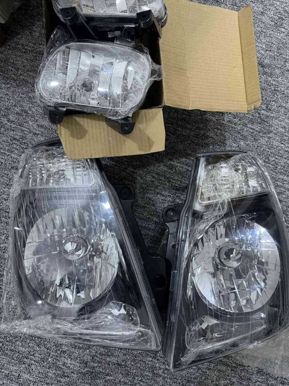 لدات  مع  لايتات الاماميات. شتريتهن وطلعن ميرهمن لسيارتي  لان حديث     صارن عليه ب ١٢٠

 رايدهن ب١٠٠مكاني بصرة ***********
