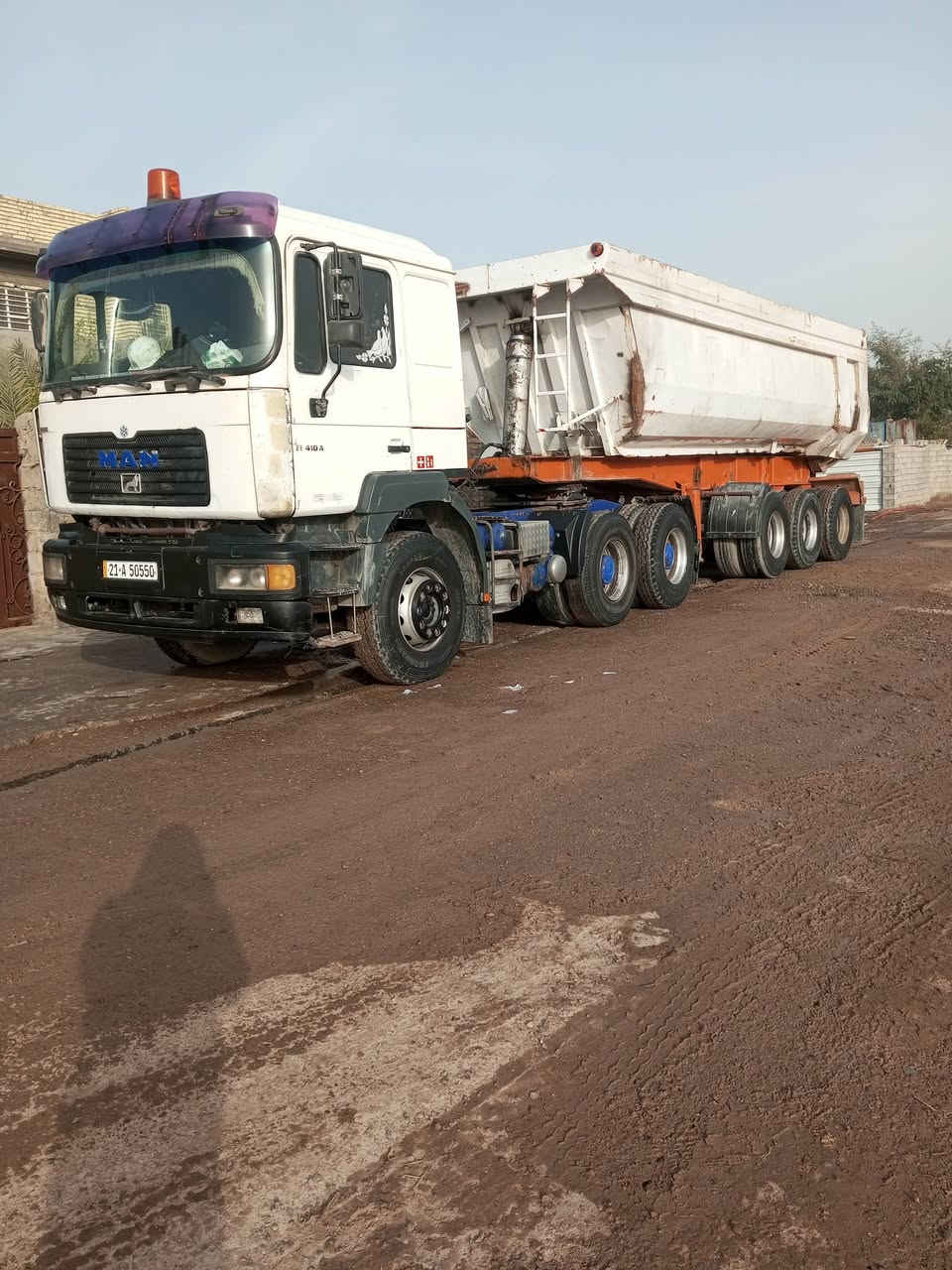 للبيع راس وعربانةمان صقر موديل 2001 مجموعة نص جيف مكينة 464 كير حصيرة مربوطة قلاب اربع دناكير بسمي ***********
