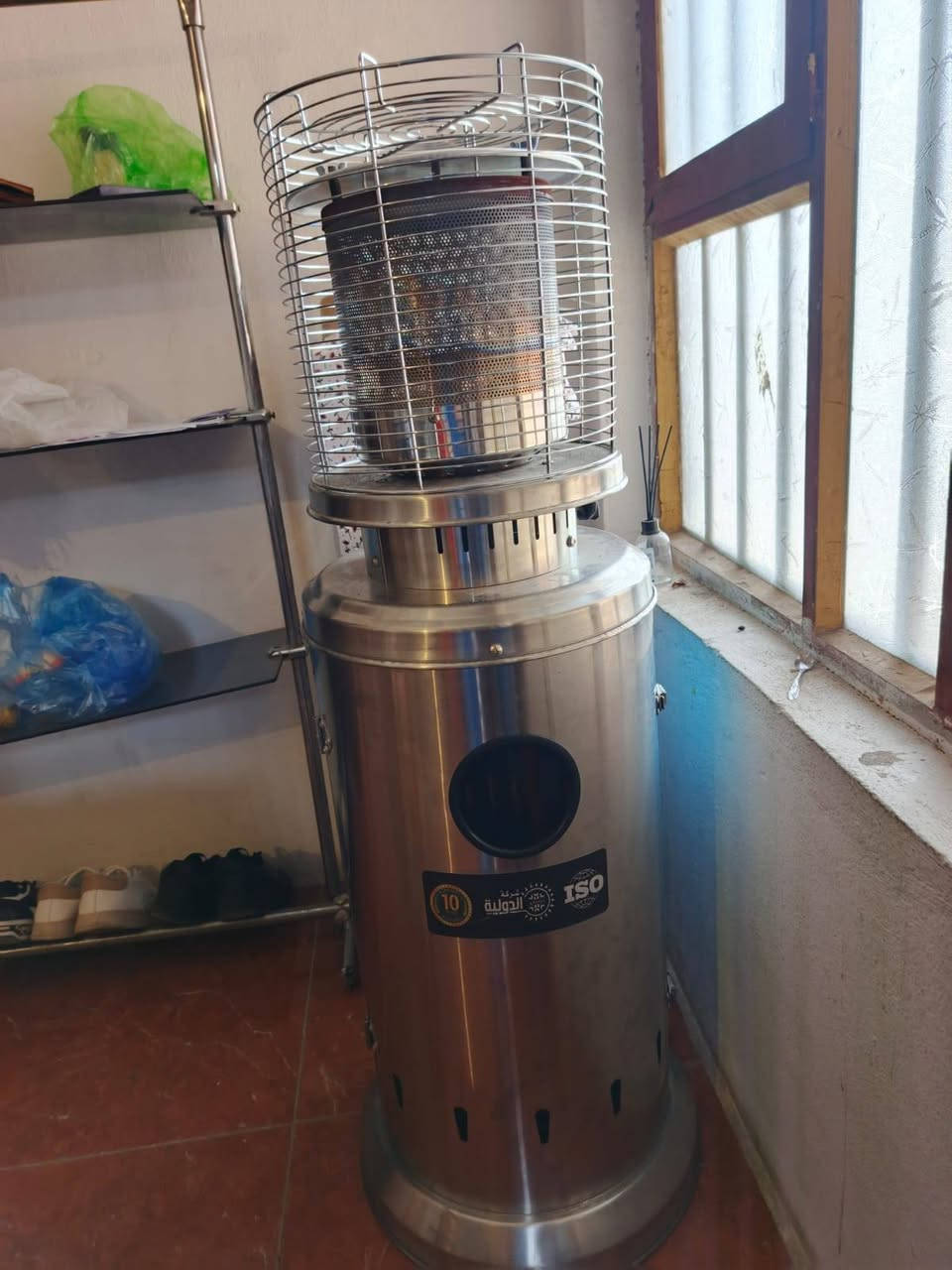 السلام عليكم مبردة كبيرة للبيع شركة العالمية وصوبة غاز جديدات بلجيس مامستخدمات فقط يومين سعر مليون اثنينهن اتصل ***********
