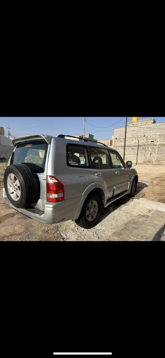 سلام عليكم خوان للبيع باجيرو 2007 رقم بغداد نكليزي بسمي سنويه ل26 مكينه 3000 كير اوتو فور ويل السياره تخم تاير حداديه تبريد ثلج مكينه كير مكفوله من الضربه بيها فقط مكانات صبغ  للاستفسار*********** مكاني البصره
