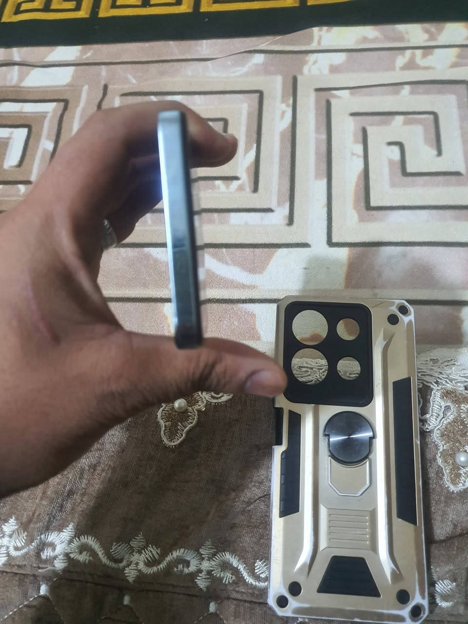 السلام عليكم جهاز انفنكس نوت 30 جهاز ذاكره 256الرام 16مواصفاته معروفه ببجي 60فريم وكع مني انكسرت الشاشه والضهر البورد شغال السعر بليرضي الله مكاني بغداد ساحه عدن رقم الهاتف 
***********
