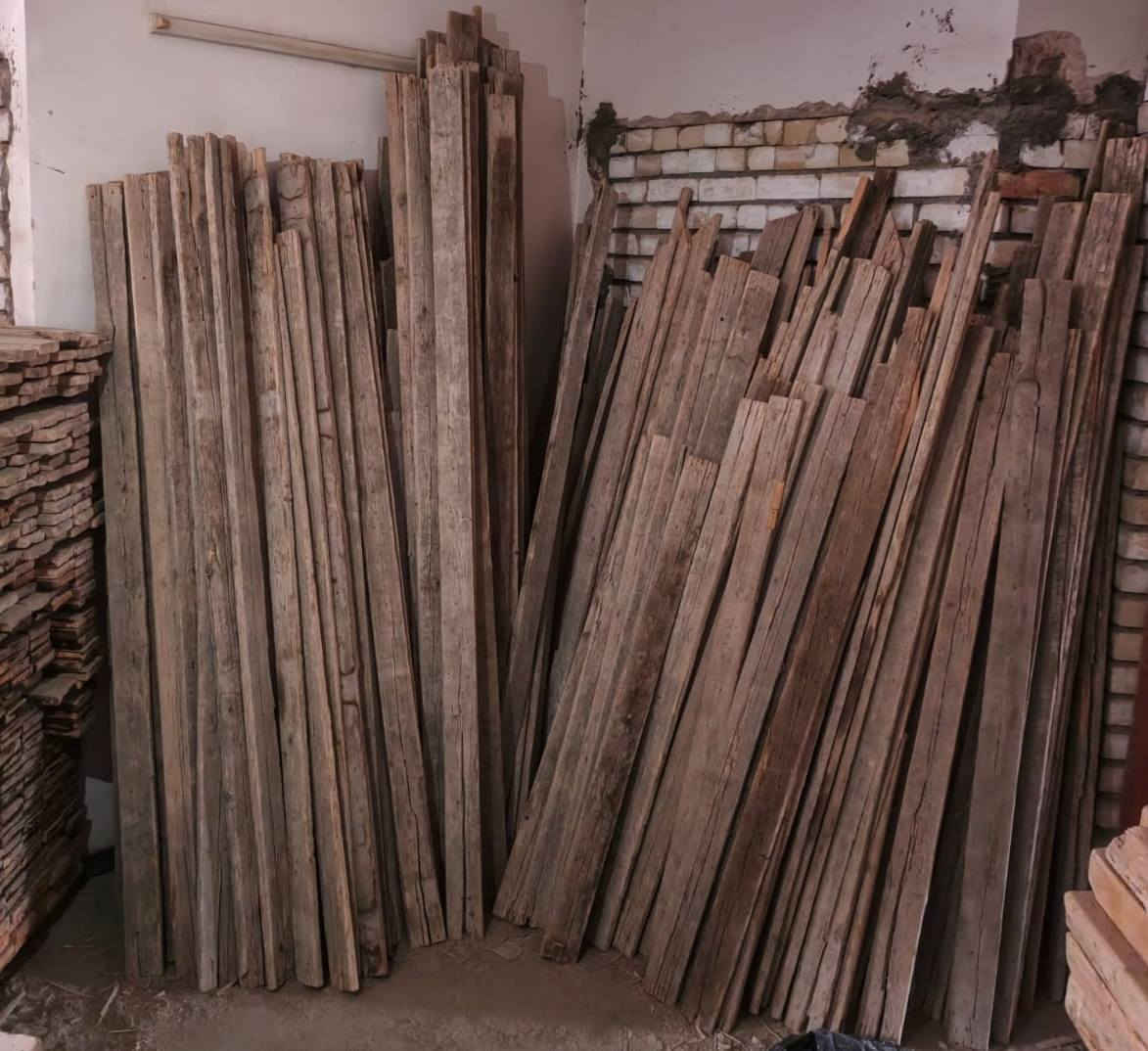 السلام عليكم ورحمة الله
قالب خشب كامل للبيع  جكات عدد تقريبا ٤٠٠ جك قياسين طويل وقصير

 العنوان بغداد الكرخ

للتواصل 

***********

متوفر ايضا واتساب
