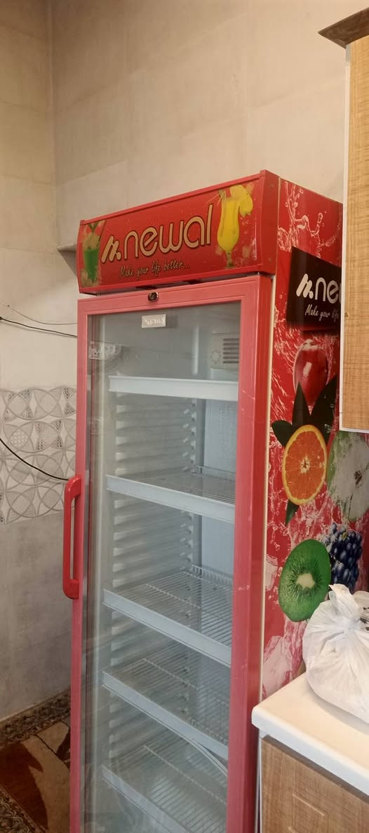 براد للبيع نضافه ٩٠٪١٠٠ السعر 300 وبي مجال نوعيته newal  ممتازه للاستفسار ***********مكان كوفه حي ميسان
