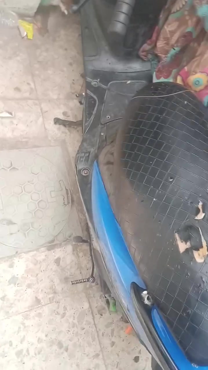 300 قفل كوم حديد بغداد مدينة الصدر كيارة 77 قطاع ***********
