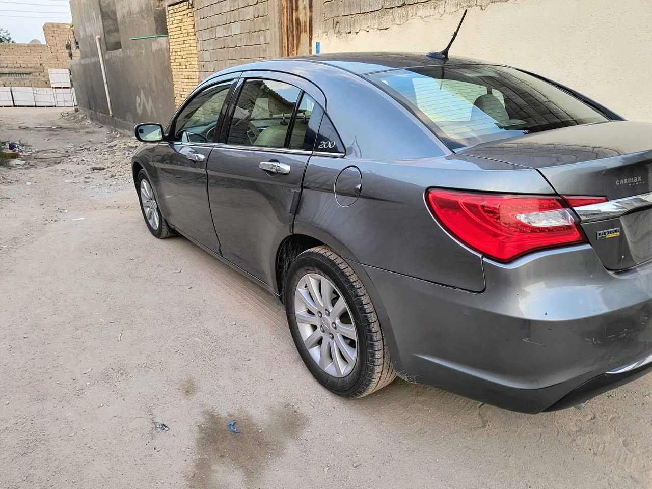 كرايسلر c200 2013  سته سلندر  سياره جاهزه ونضيفه مكينه وكير كفاله حداديه جديده  رقم بصره دولي بسمي  رايد مراوس فلاونزا  كاز كير عادي 2013  ونتفق ع فرق  مكانها البصره 
***********
