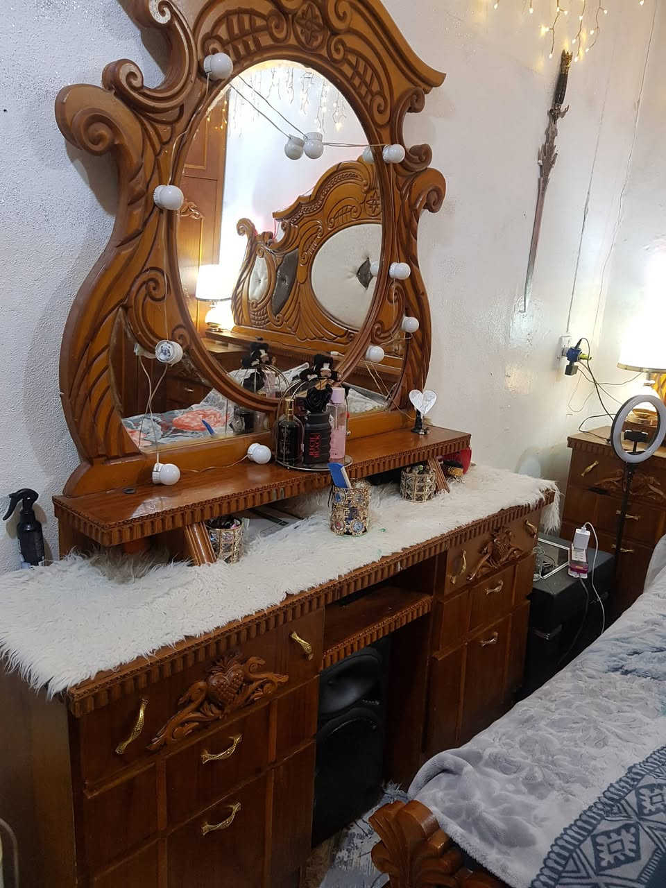 للبيع السعر ٦٠٠ قفل الي يكول اقل من ٦٠٠ لا يخابر مكان موصل الجديده للاتصال علرقم ***********
